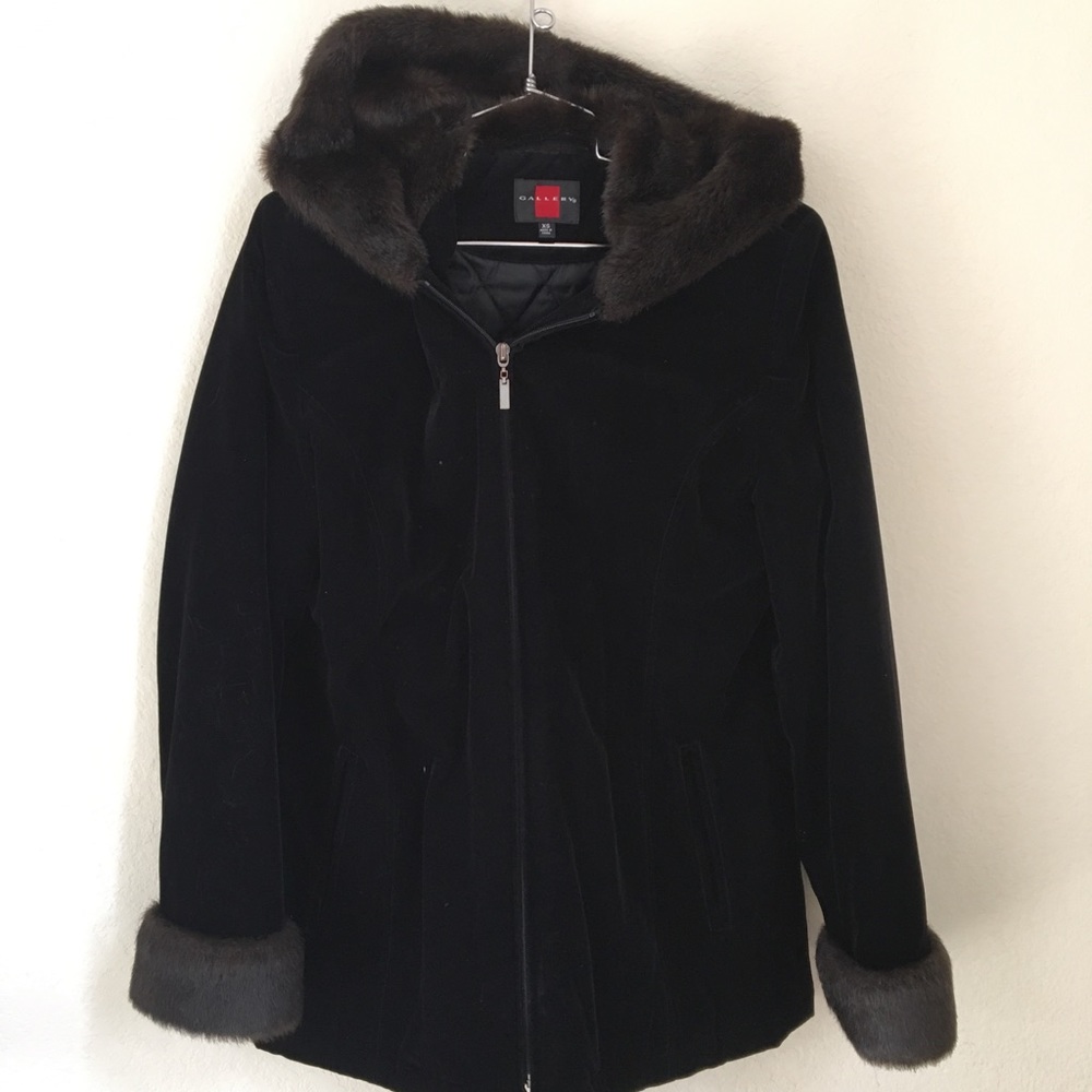 Gallery Black velvet jacket w Fauxfur hood & cuffs